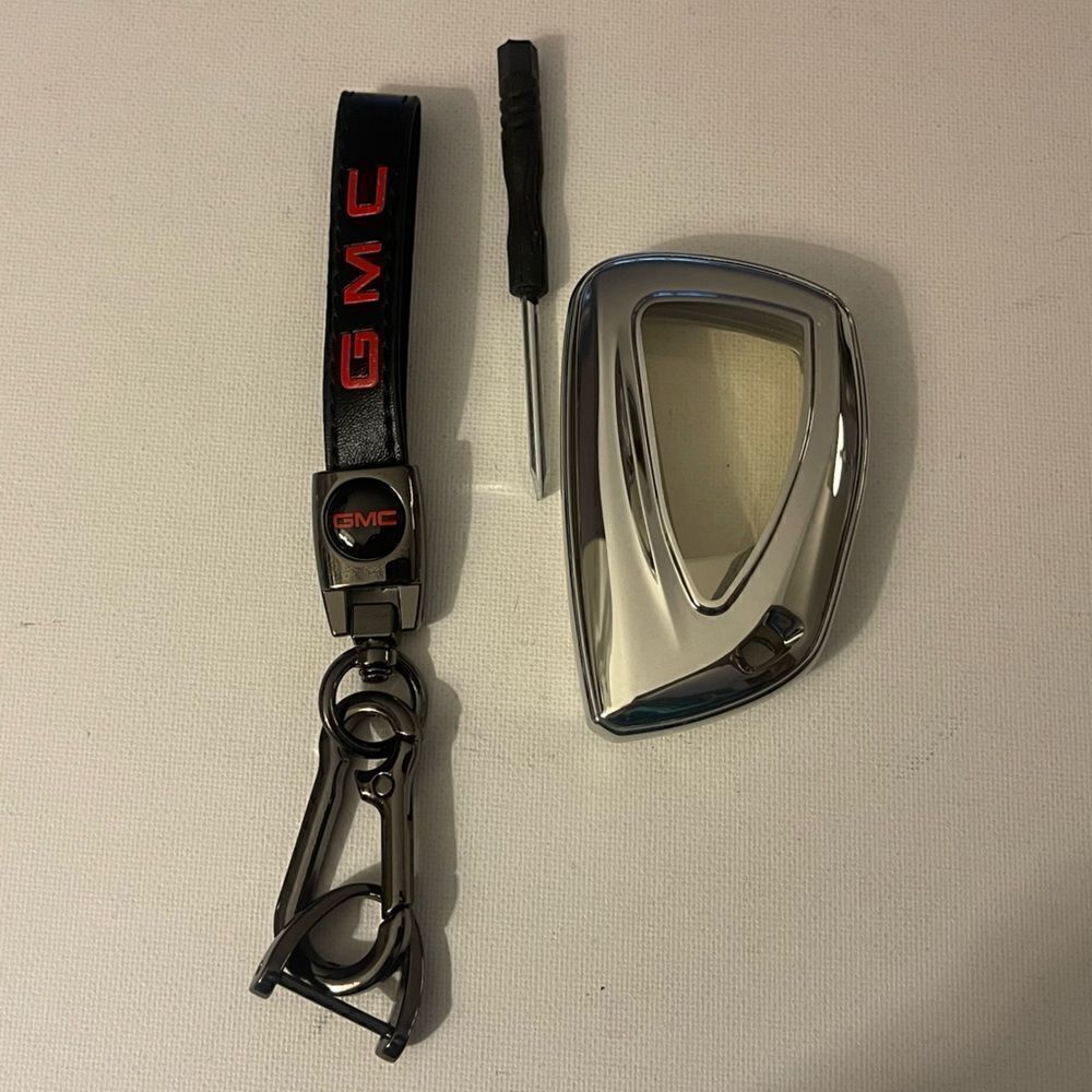 GMC key fob Keychain in Black leather and key fob cover in silver NWT